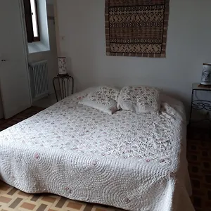 Belle Dans Maison Atypique Couette-café Joyeuse